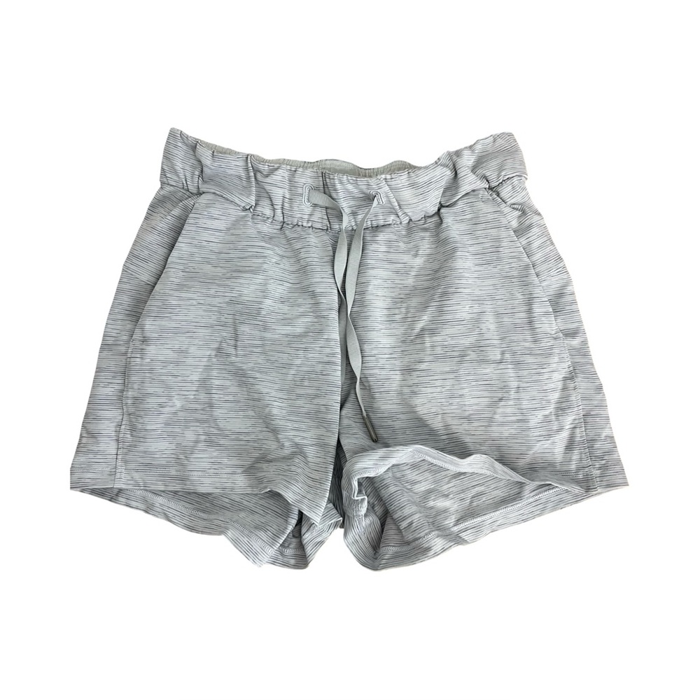 Lululemon On the Fly short 2.5” Women's Gray Shorts size 2 #3A